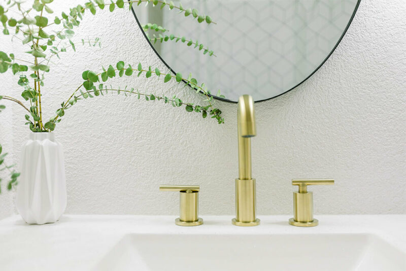 https://woodgroupmortgage.com/images/articles/_generalPhotoStandard/gold-bathroom-hardware.jpg