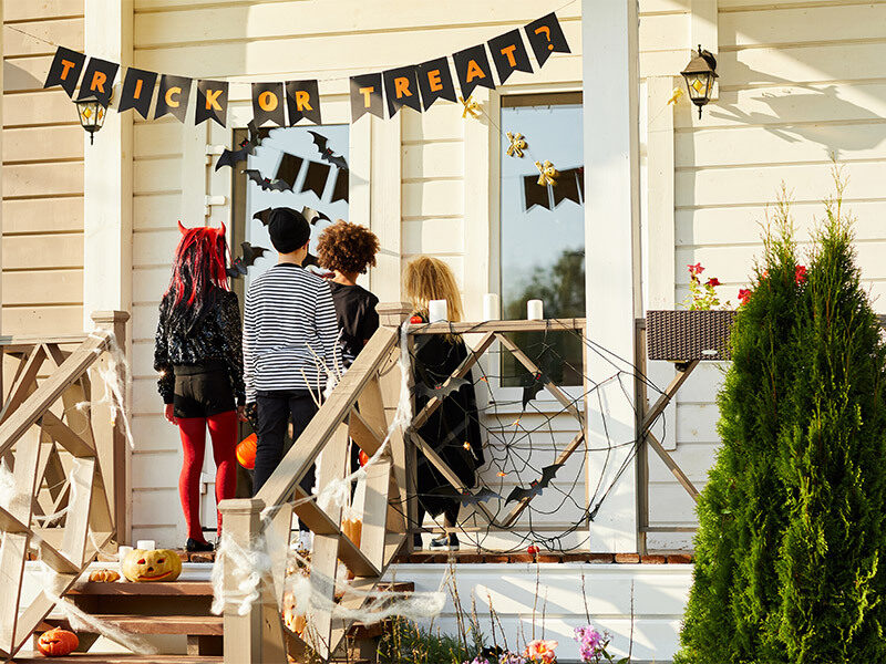 halloween decorations in front of house