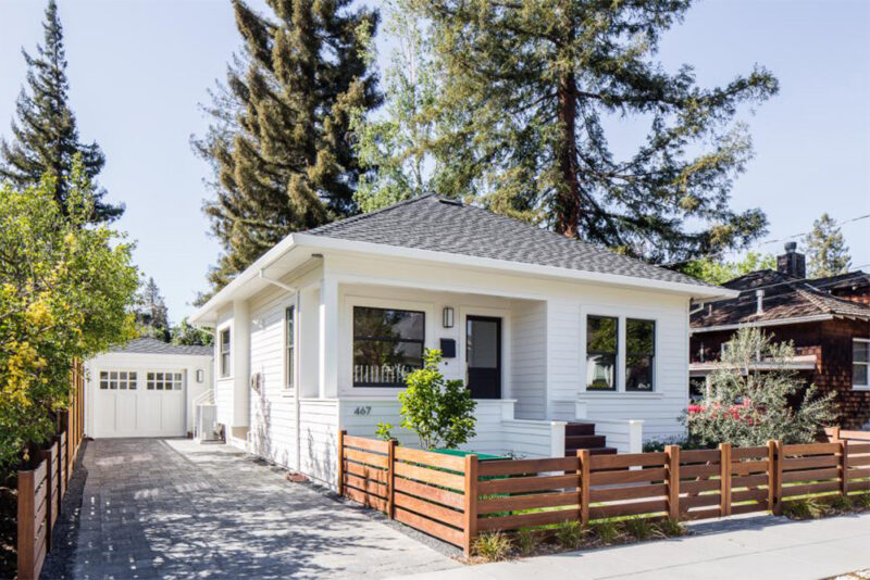 Smaller House with a nice fenced-in front lawn