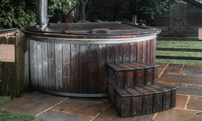 wood-hot-tub